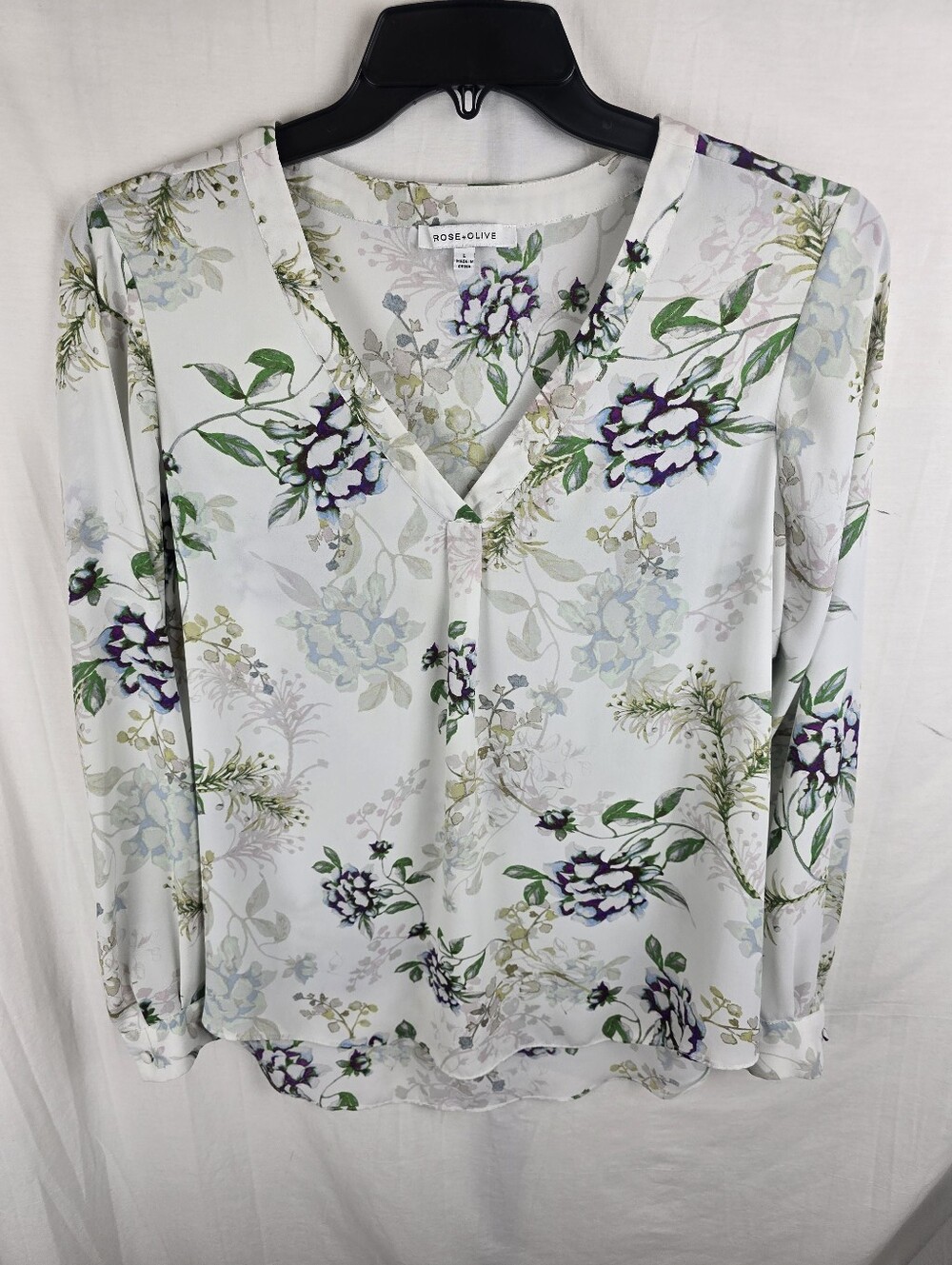 Rose & Olive Women's Cream Floral V-Neck Long Sleeve Blouse Sz L